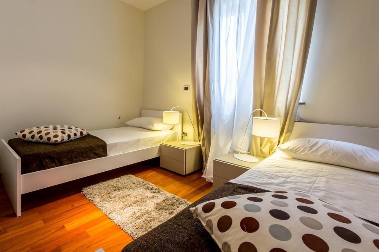 Apartments Stella Ровинско село Екстериор снимка