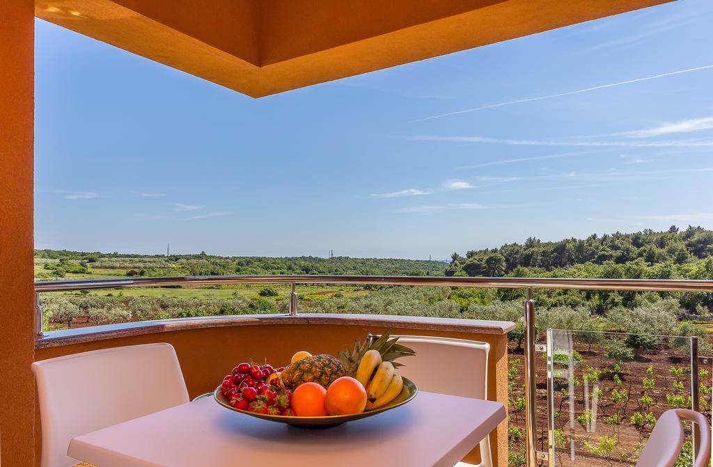 Apartments Stella Ровинско село Стая снимка