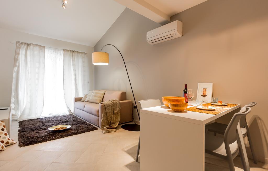 Apartments Stella Ровинско село Стая снимка