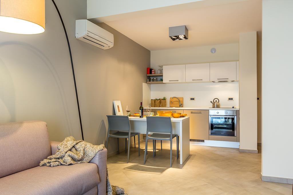Apartments Stella Ровинско село Стая снимка