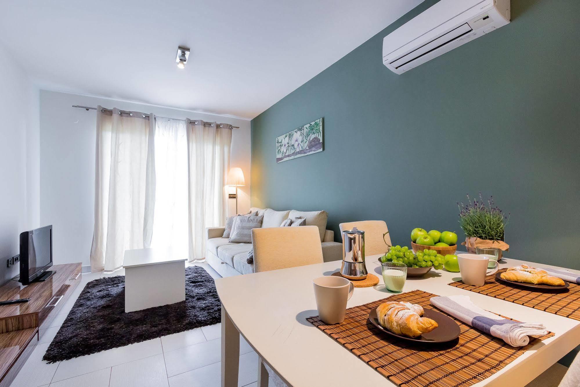 Apartments Stella Ровинско село Екстериор снимка