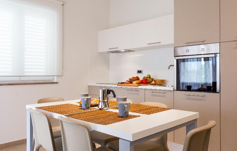 Apartments Stella Ровинско село Екстериор снимка