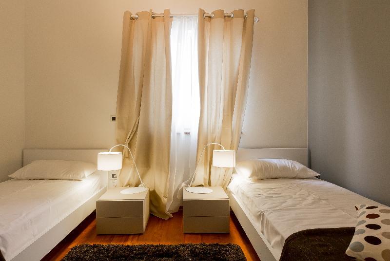 Apartments Stella Ровинско село Екстериор снимка
